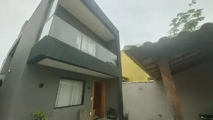 CASA 4 QUARTOS EM ITAIPUAÇU