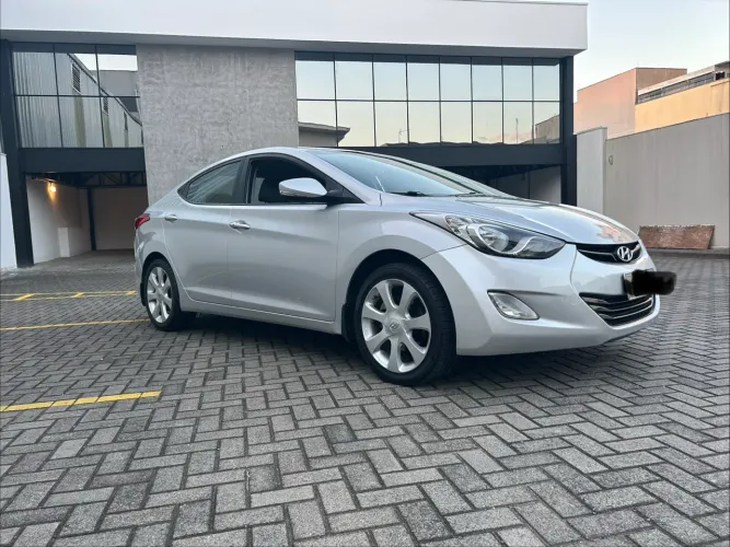 Hyundai Elantra GLS 1.8 16V Aut. 2012