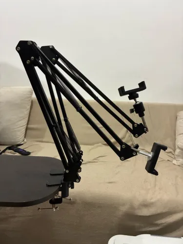 2 braços articulados para mesa com apoio para celular