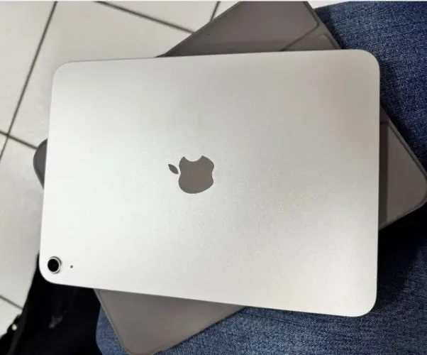 iPad 11 - 128GB (3 MESES DE USO)