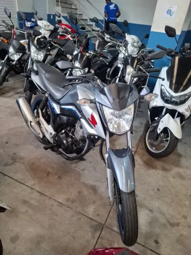 Honda Titan 2023 160cc shalom veículos
