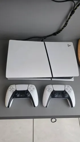 Playstation 5 slim (1TB)