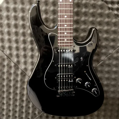 Guitarra Strinberg EGS 267. Blindada + capa