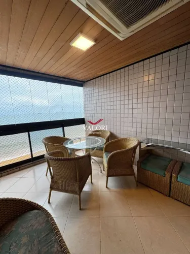 Apartamento frente mar sendo 3 quartos com uma localização privilegiada
