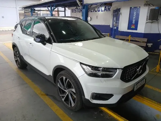 Volvo XC40 XC 40 T-5 Híbrido R-design 1.5 262cv FWD 2021