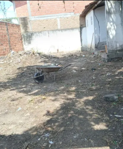 Terreno ótimo, murado ,rua asfaltada em rua ifa , proximo condomínio jardim sucupira 10x14
