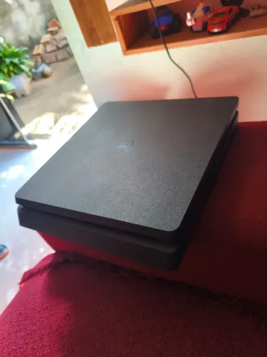 PS4 semi novo