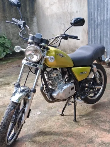 Intruder 125 Susuki
