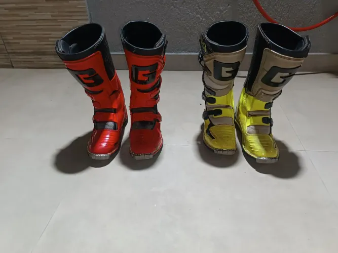 Bota e capacete