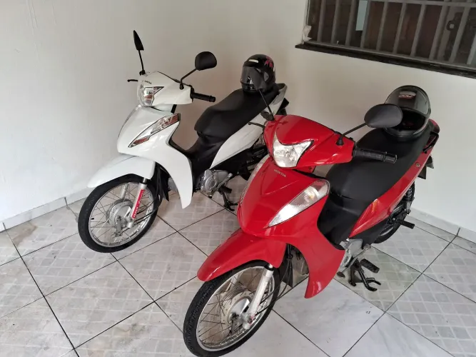 Vendo ou troco em carro 2 honda biz 