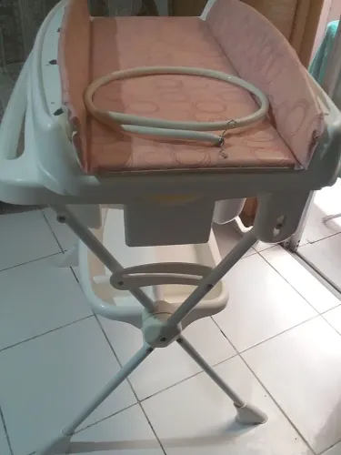Banheira BURIGOTTO Splash com pouquíssimo uso / Trocador na cor rosa
