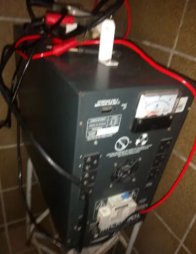 Vendo carregador Bateria potente