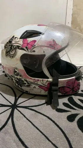 Capacete top