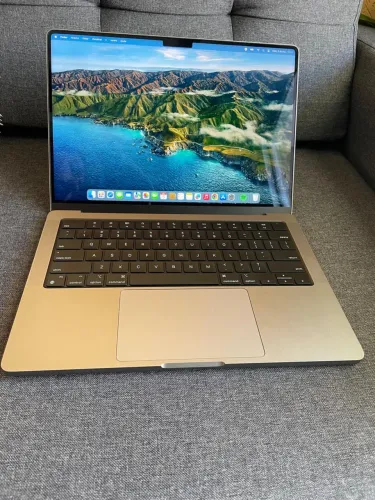 MacBook Pro M2