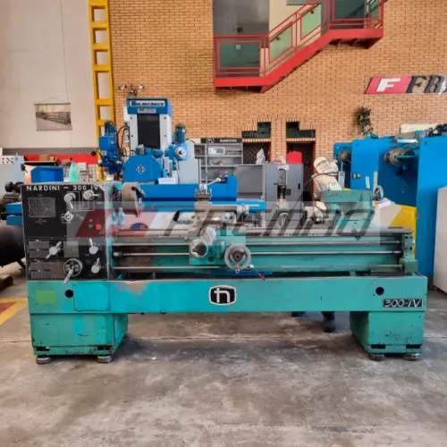 TORNO MECÂNICO NARDINI 300IV X 1500 MM