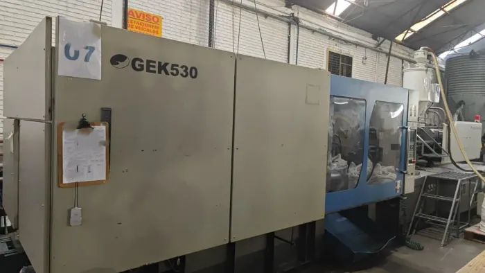 Injetora GoldenEagle 530 T ano 2010