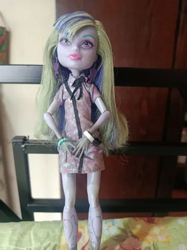 Twyla, filha do Bicho-Papão, pertencente à coleção Coffin Bean