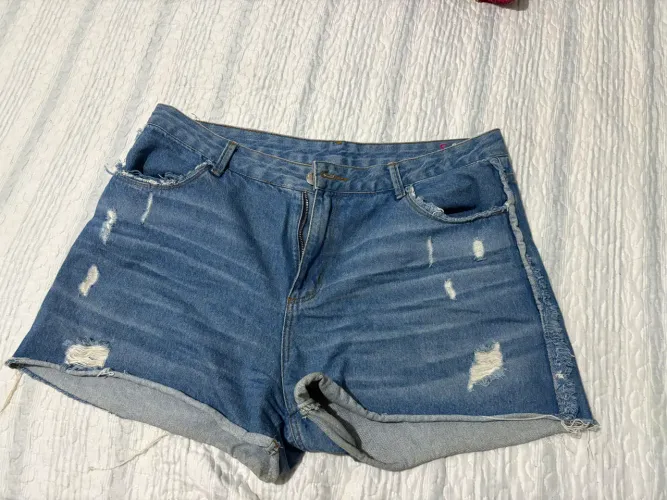 Short jeans