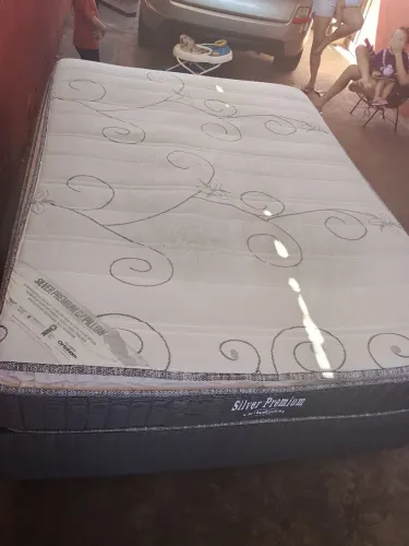 Vendo Cama box de casal Padrão