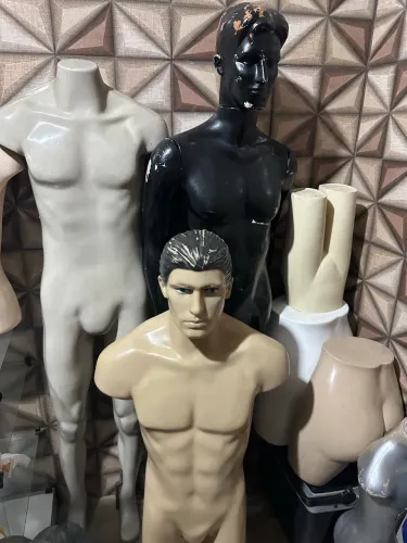 Vendo manequim 