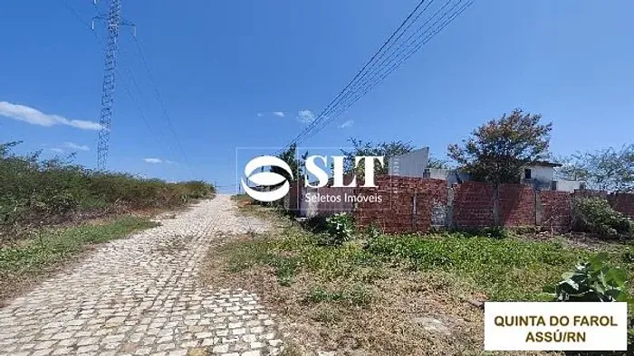 S8016 Vende Terreno, com 200 m², com parcial construção em reformas, bairro Farol, Cidade