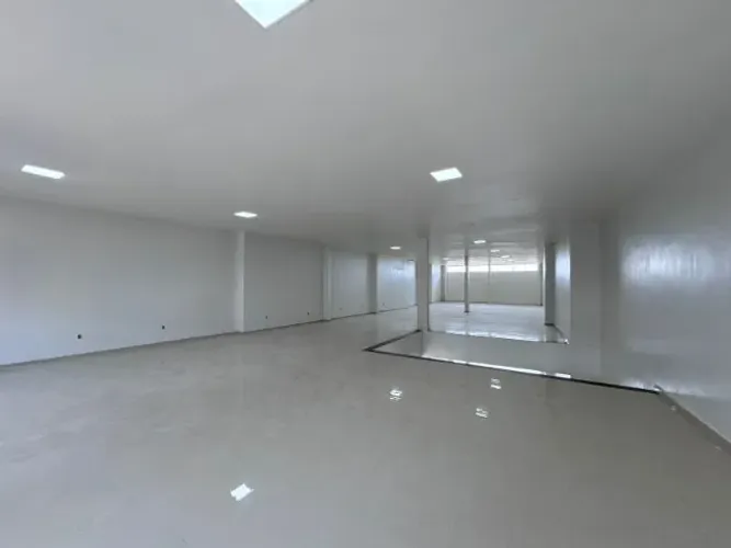 Vendo ou Alugo Prédio Comercial Novo 1.000m² c/ 2 Pisos ótimo para Clinicas na Praça 14