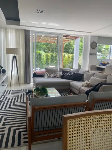 Linda casa
