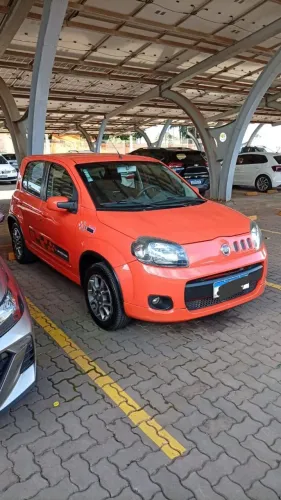 Fiat Uno Sporting 1.4 EVO Fire Flex 8V 4P 2012