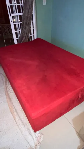 Sofá-cama 3 lugares vermelho | Ótimo estado | Com 3 almofadas