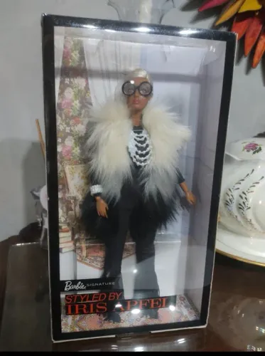 Barbie iris apfel 