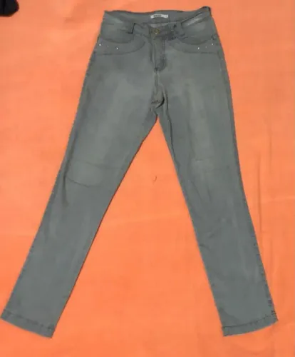 Calça Jeans cinza (Marisa )