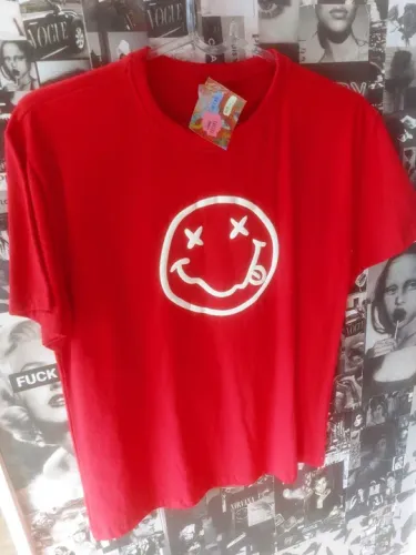 T shirt camiseta vermelha
