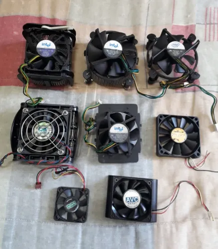 8 Ventoinhas para computador ou pequenos projetos.