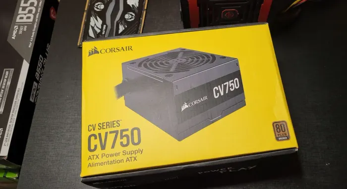 Fonte Corsair CV750 - 750W 80 Plus Bronze