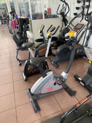Bicicletas ergométricas verticais para residência