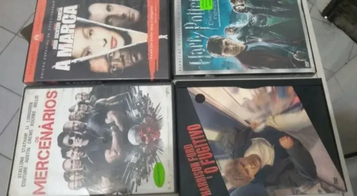 40 Dvds originais.