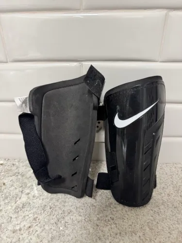 Caneleira de futebol Nike Park Guard preta - Tamanho M - Original - Extra Proteção