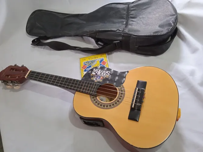 Cavaquinho hibrido Vendo/troco