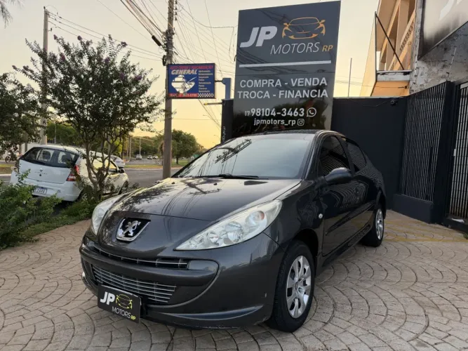 Peugeot 207 XR 1.4 Flex 8V 5P 2012