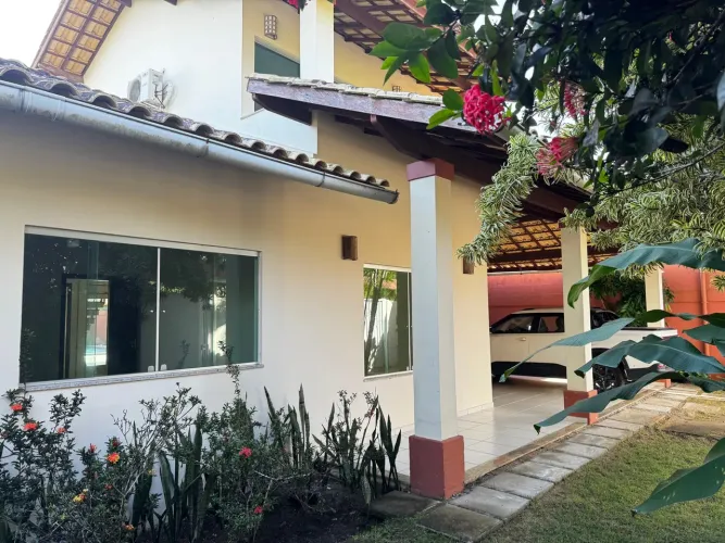 Vendo linda casa no Condomínio Outeiro da Glória