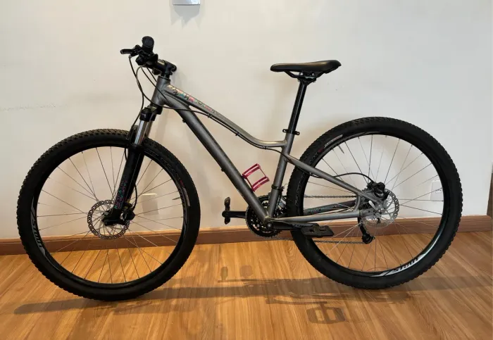 Specialized Jinx, Tamanho S, 27 marchas