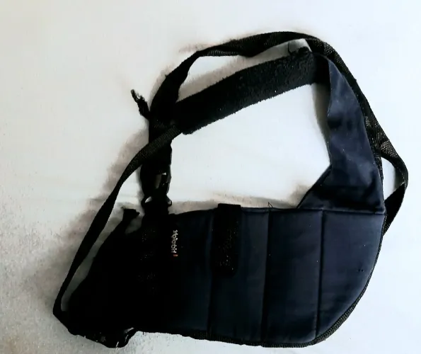 TIPÓIA Acochoada na cor azul marinho. Tamanho M.