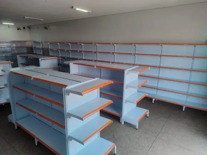 Gôndolas de Aço para Lojas - Produto Novo com Pronta Entrega