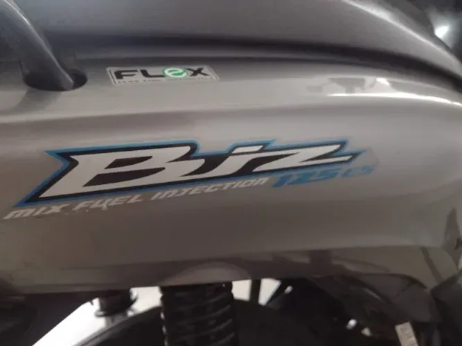 vendo honda biz es 125 FLEX ano 2012 muito conservada única dona