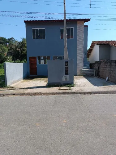 Vende-se duas casas sobrepostas independentes em pariquera-açu