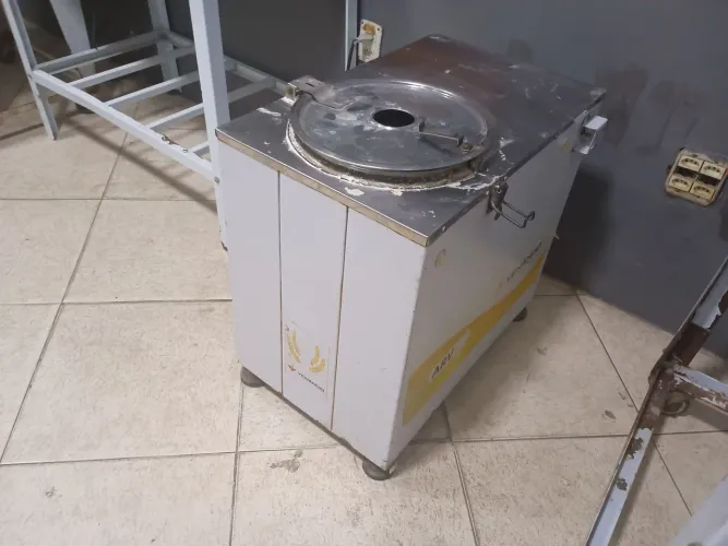 Vendo maquinário/equipamentos de padaria completo 
