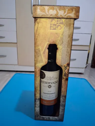 Caixa de Vinho artesanal vintage 