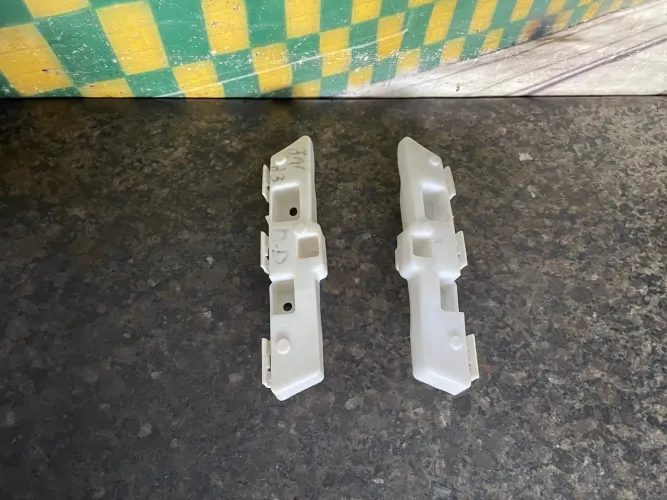 Guia suporte pára-choque dianteiro jac j3 2014 em diante 