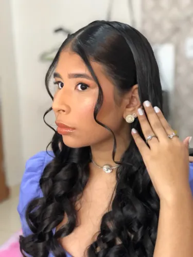 Maquiagem e penteado profissional 