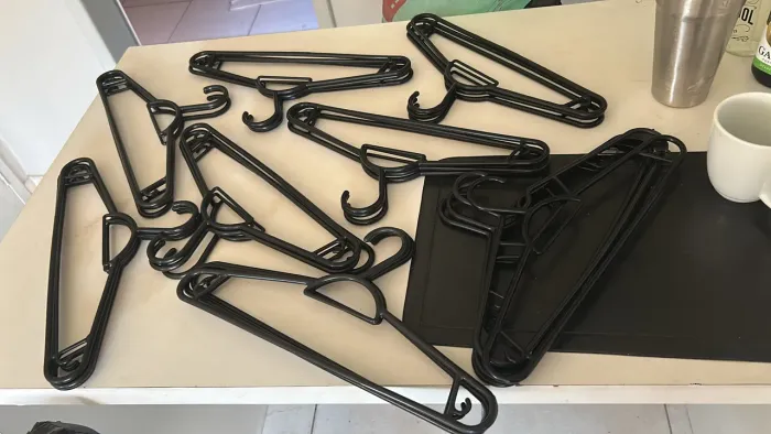 (25) Vinte e cinco cabides sanremo
